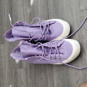 Lavander converse